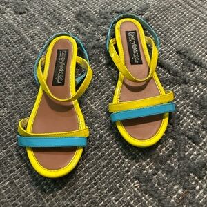 Footzy Folds Luxe Vibrant Yellow and Tiffany Blue Sandals